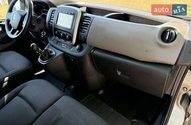 Минивэн Renault Trafic 2015 в 