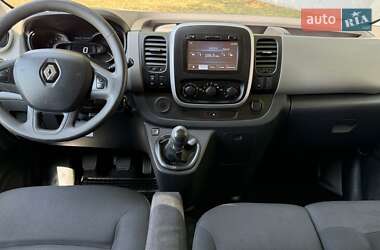 Минивэн Renault Trafic 2015 в 