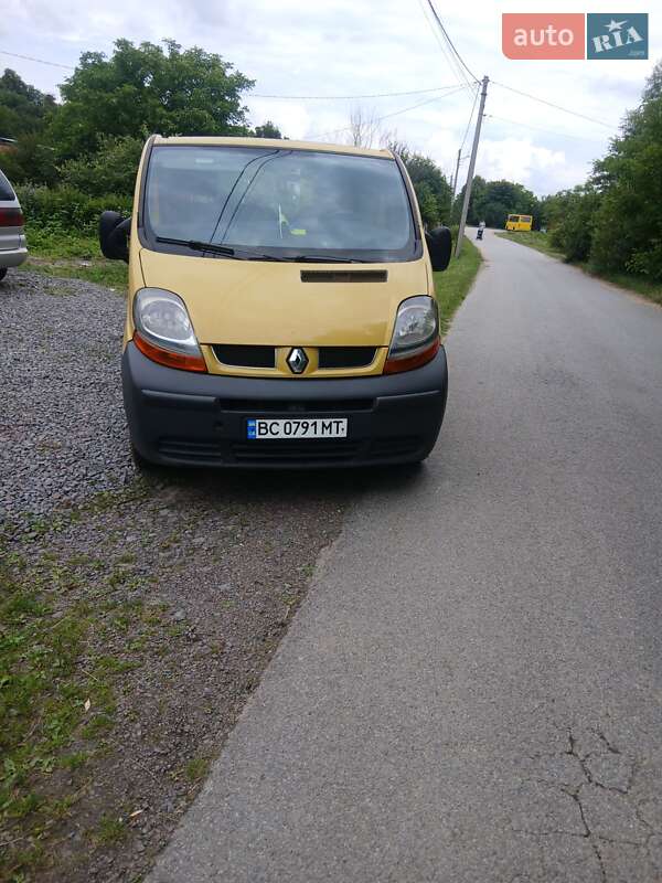 Вантажний фургон Renault Trafic 2001 в 