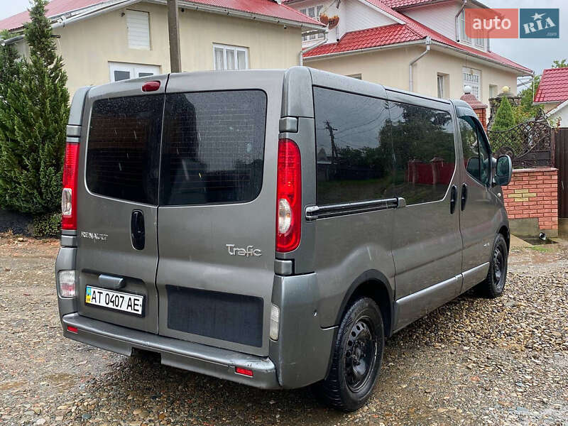 Мінівен Renault Trafic 2007 в Коломиї