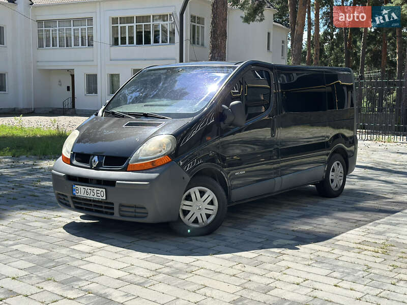 Минивэн Renault Trafic 2005 в Ахтырке
