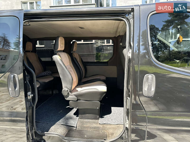 Минивэн Renault Trafic 2005 в Ахтырке