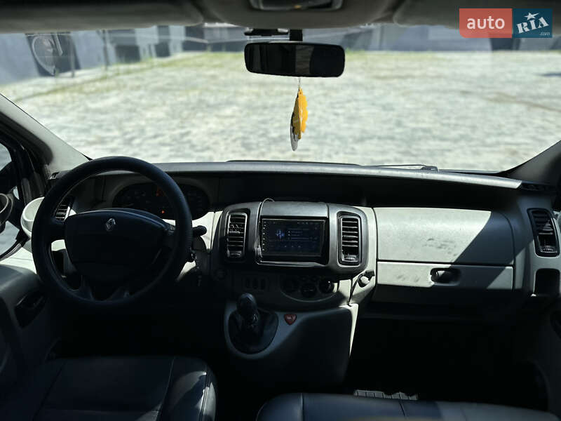 Минивэн Renault Trafic 2005 в Ахтырке