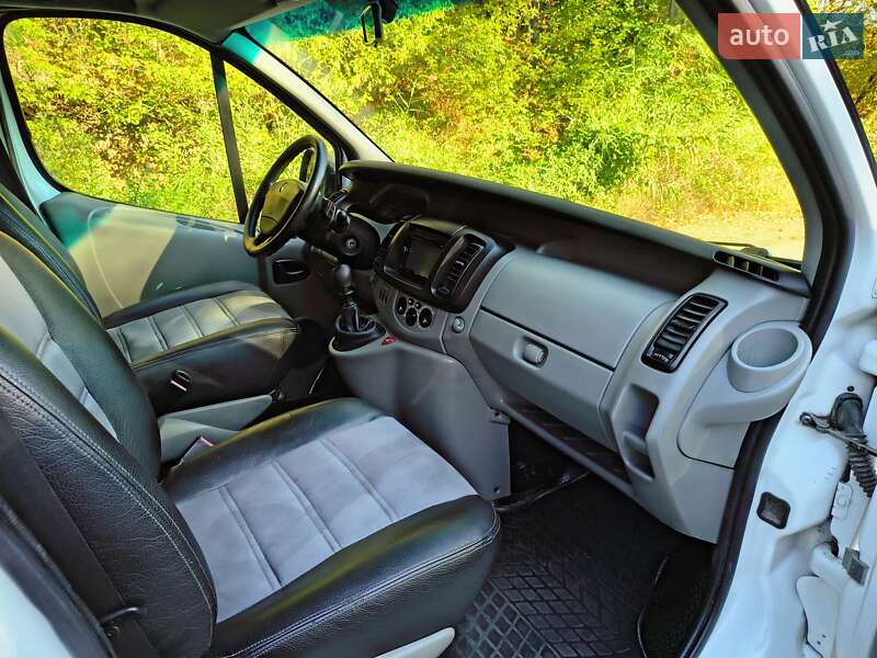 Минивэн Renault Trafic 2009 в Днепре