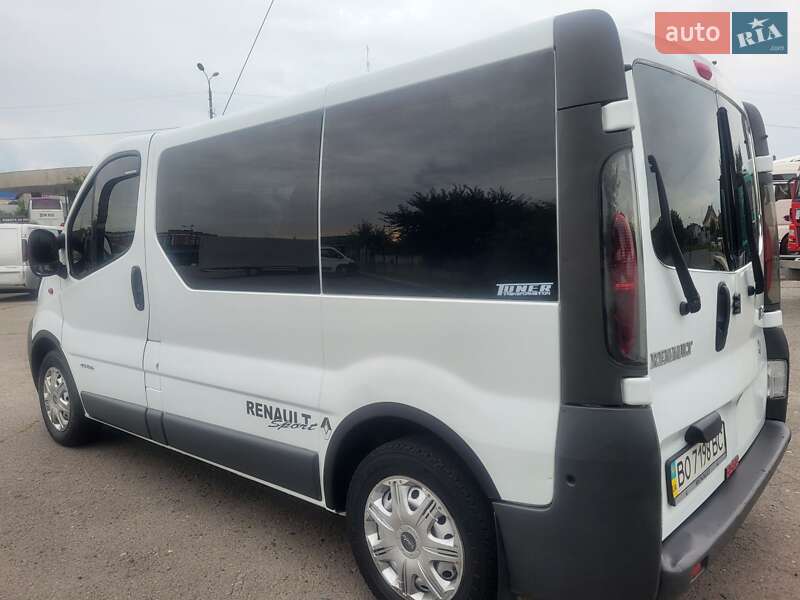 Мінівен Renault Trafic 2004 в Хмельницькому