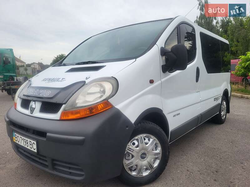 Мінівен Renault Trafic 2004 в Хмельницькому