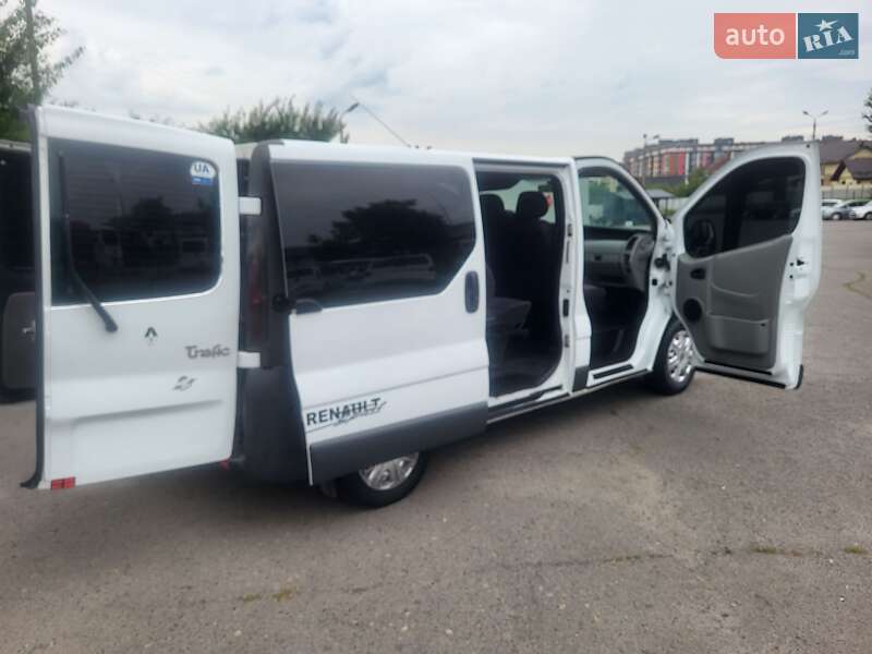Мінівен Renault Trafic 2004 в Хмельницькому