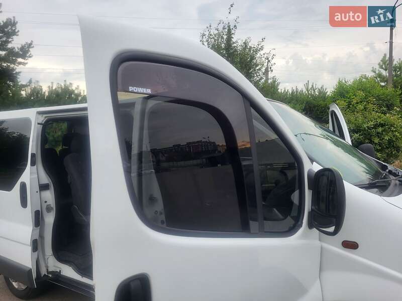 Мінівен Renault Trafic 2004 в Хмельницькому