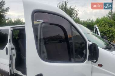 Минивэн Renault Trafic 2004 в 
