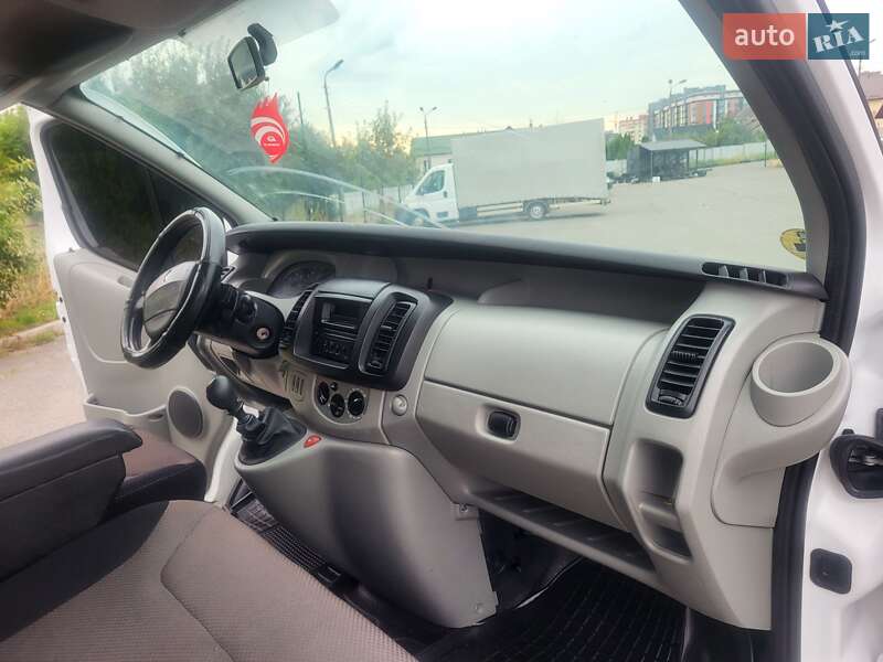 Мінівен Renault Trafic 2004 в Хмельницькому
