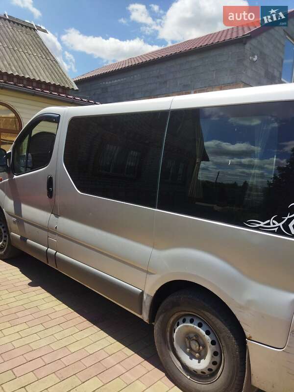 Минивэн Renault Trafic 2002 в Апостолово