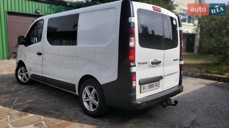 Грузовой фургон Renault Trafic 2015 в Киеве