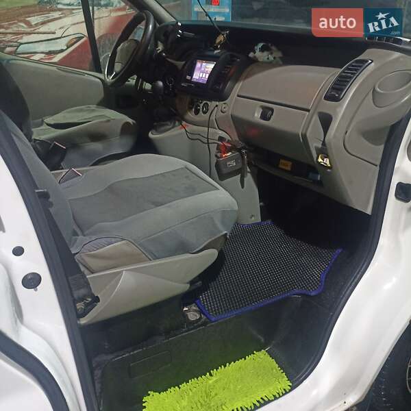 Мінівен Renault Trafic 2006 в Краснограді фото 10 Мінівен Renault Trafic 2006 в Краснограді