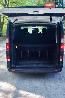 Минивэн Renault Trafic 2016 в 