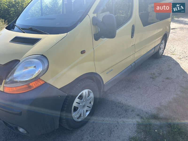 Минивэн Renault Trafic 2005 в Глухове