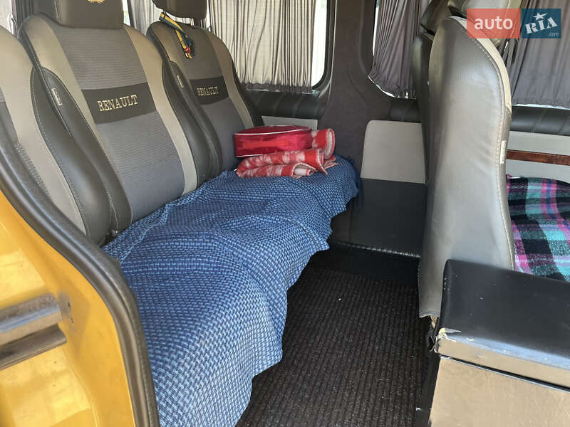 Минивэн Renault Trafic 2005 в Глухове