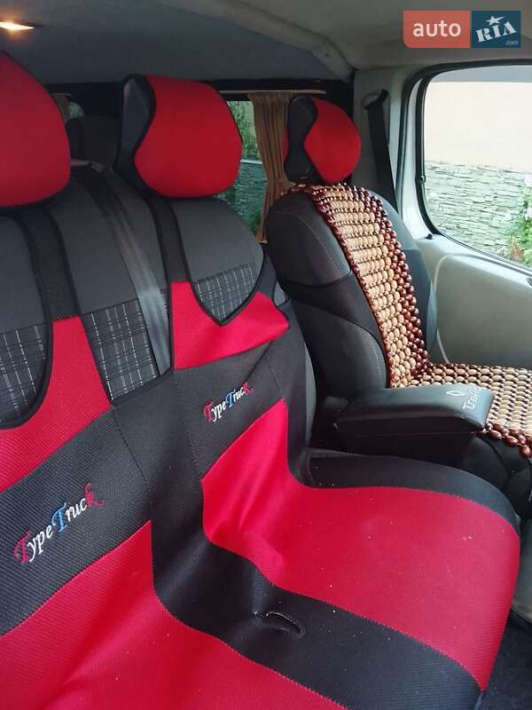 Мінівен Renault Trafic 2006 в Кельменцях