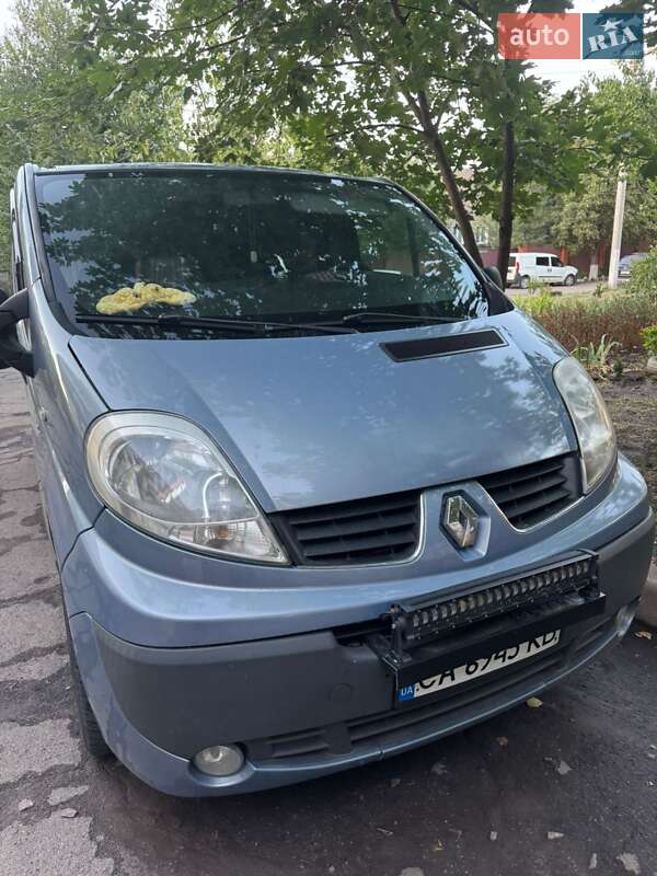 Мінівен Renault Trafic 2007 в Кривому Розі