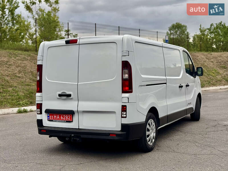 Грузовой фургон Renault Trafic 2016 в Полтаве