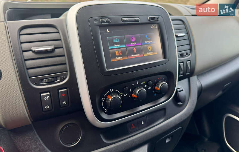 Грузовой фургон Renault Trafic 2016 в Полтаве