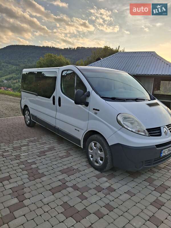 Минивэн Renault Trafic 2012 в Славском фото 12 Минивэн Renault Trafic 2012 в Славском