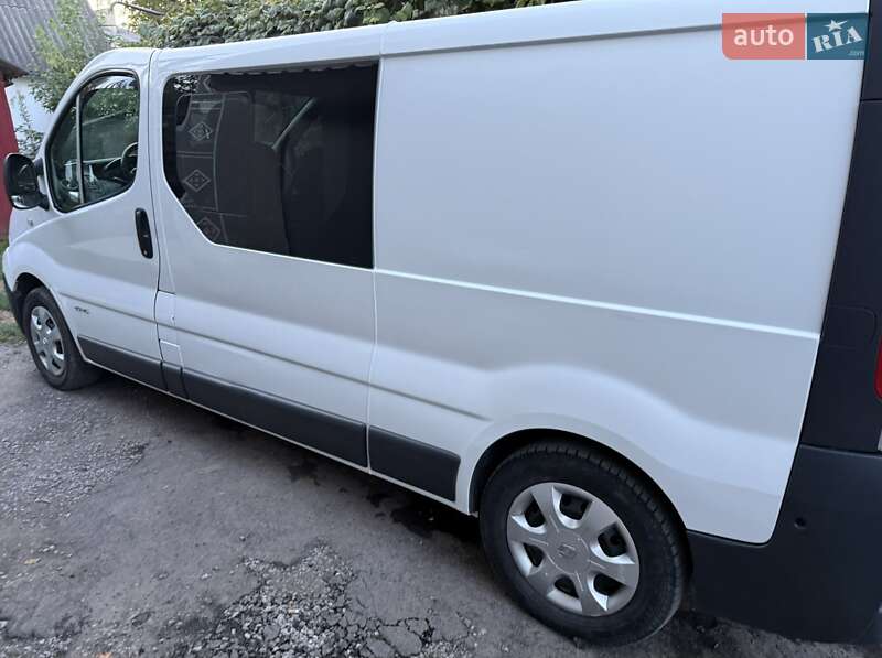 Мінівен Renault Trafic 2013 в Кам'янець-Подільському