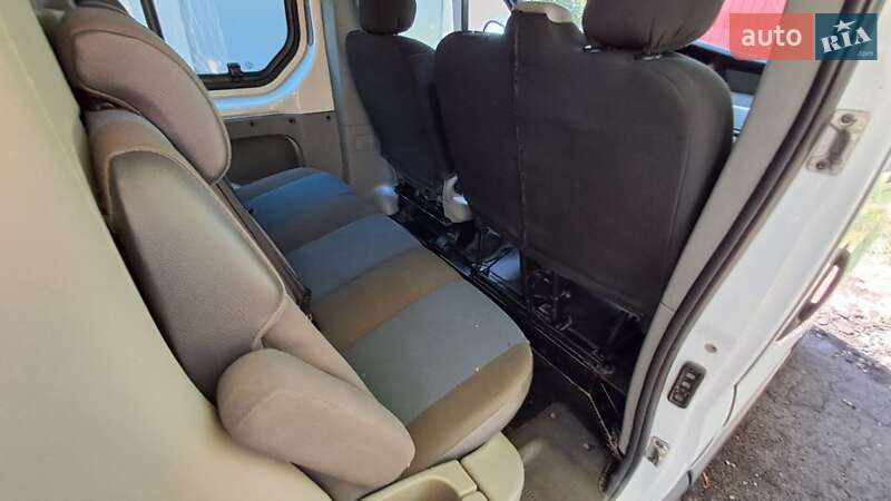 Мінівен Renault Trafic 2013 в Кам'янець-Подільському