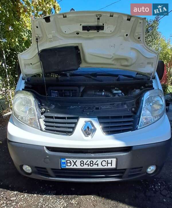 Мінівен Renault Trafic 2013 в Кам'янець-Подільському