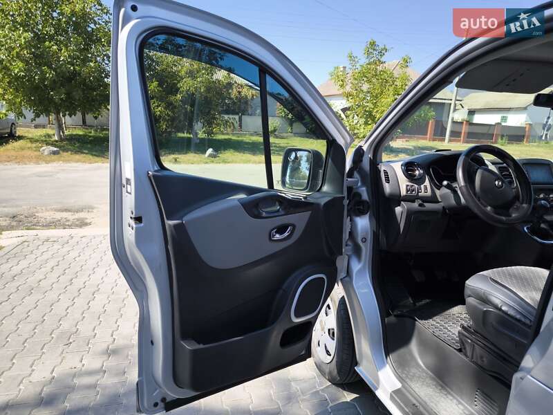 Минивэн Renault Trafic 2015 в Сокирянах