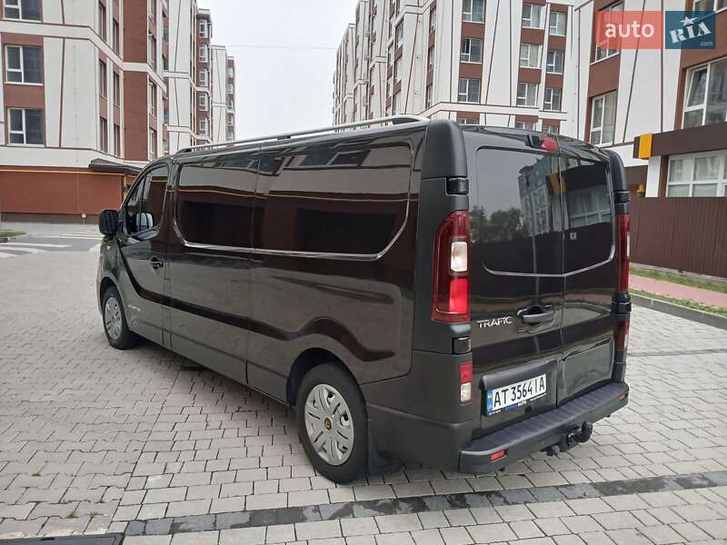 Грузовой фургон Renault Trafic 2016 в Ивано-Франковске
