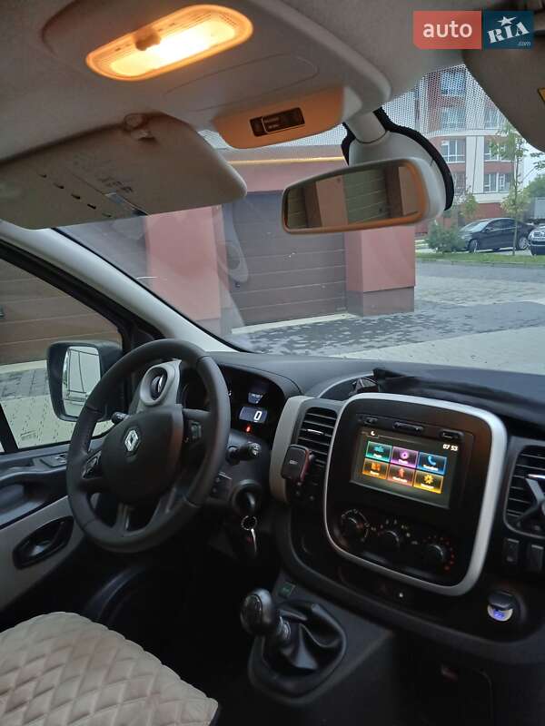 Грузовой фургон Renault Trafic 2016 в Ивано-Франковске