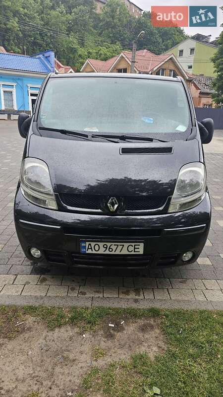 Минивэн Renault Trafic 2006 в Ужгороде