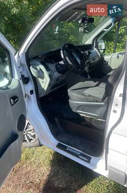 Мінівен Renault Trafic 2004 в Чернівцях