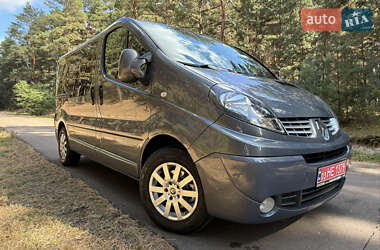 Минивэн Renault Trafic 2014 в 