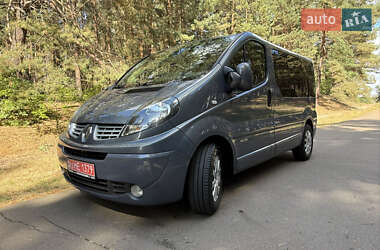 Минивэн Renault Trafic 2014 в 