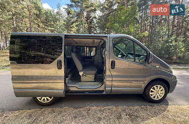 Минивэн Renault Trafic 2014 в 