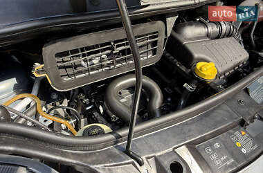 Минивэн Renault Trafic 2014 в 