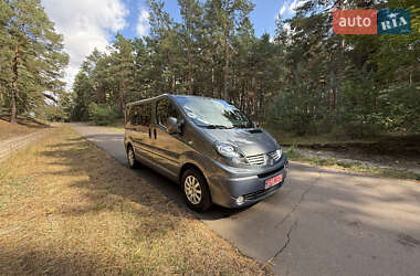 Минивэн Renault Trafic 2014 в 