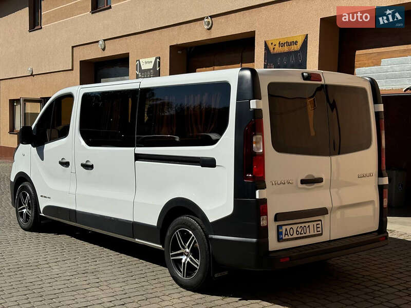 Минивэн Renault Trafic 2017 в Ужгороде