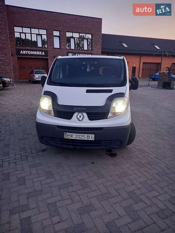 Мінівен Renault Trafic 2008 в Рівному