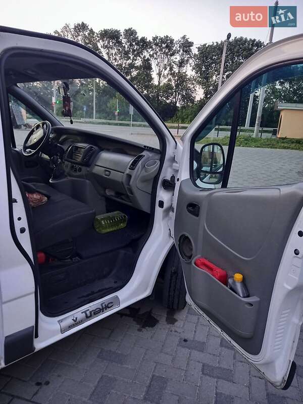 Мінівен Renault Trafic 2008 в Рівному
