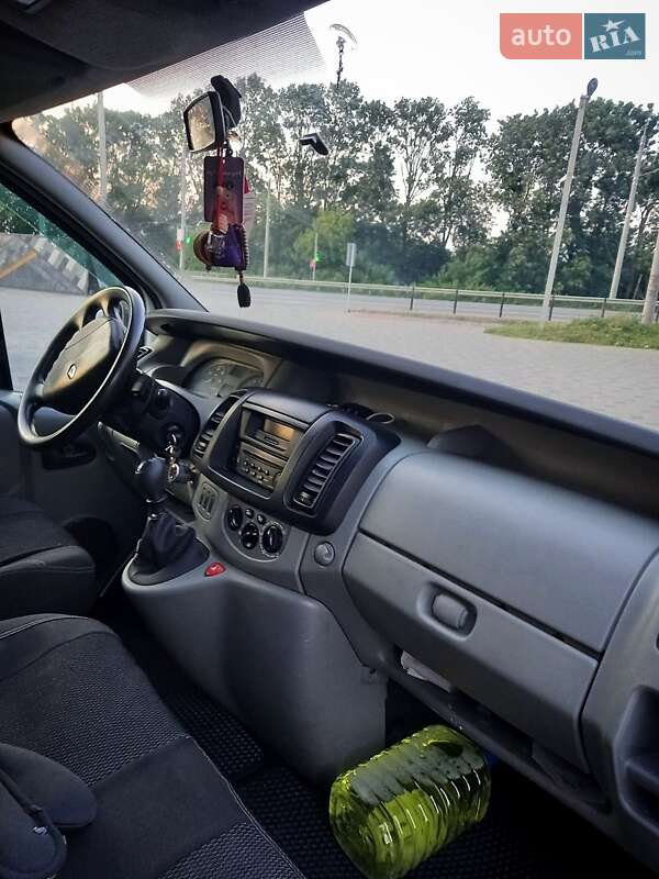 Мінівен Renault Trafic 2008 в Рівному