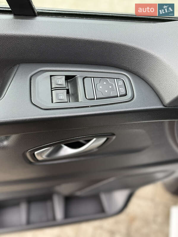 Грузопассажирский фургон Renault Trafic 2023 в Киеве фото 83 Грузопассажирский фургон Renault Trafic 2023 в Киеве