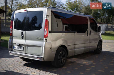Минивэн Renault Trafic 2012 в 