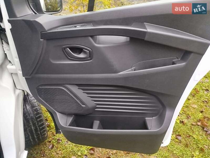 Грузовой фургон Renault Trafic 2023 в Львове