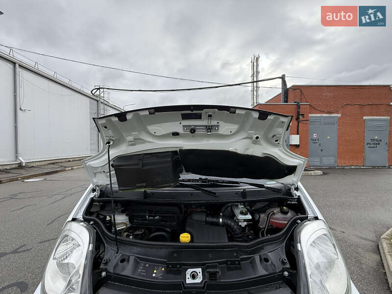 Мінівен Renault Trafic 2014 в Києві фото 56 Мінівен Renault Trafic 2014 в Києві