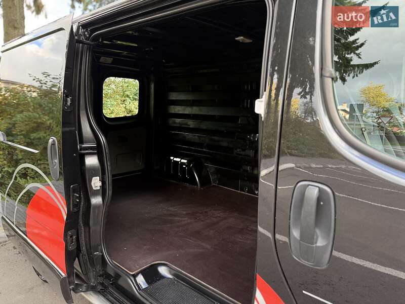 Грузовой фургон Renault Trafic 2012 в Дубно