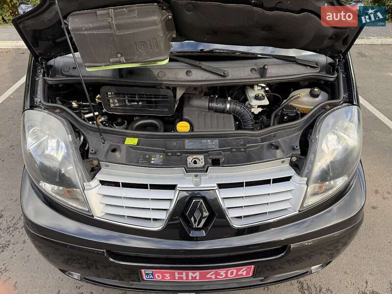 Грузовой фургон Renault Trafic 2012 в Дубно