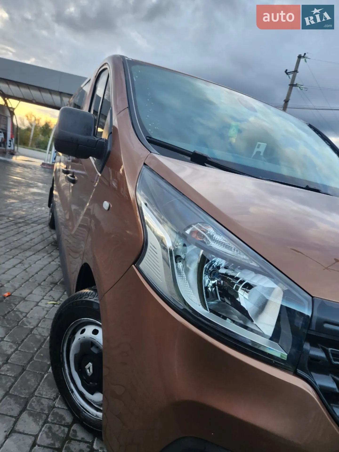 2015 Renault Trafic - мініатюра 2