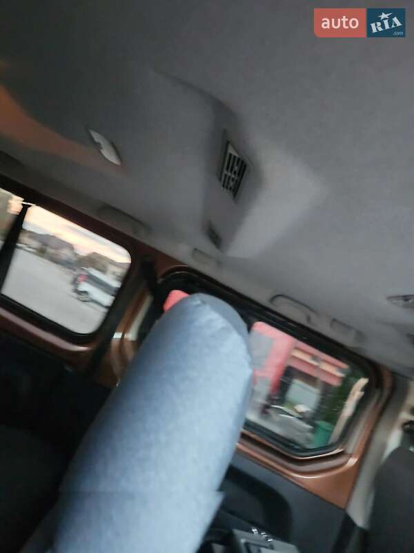 Минивэн Renault Trafic 2015 в Ивано-Франковске